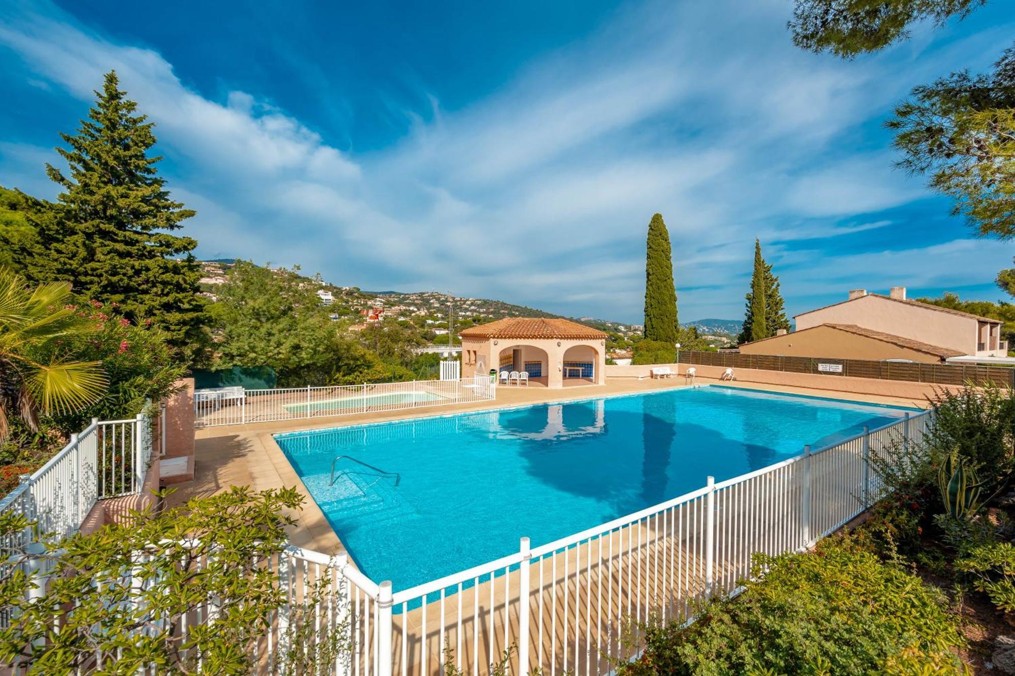 Residence Partenaire Le Domaine De Garlande Кавалер-сюр-Мер Екстер'єр фото